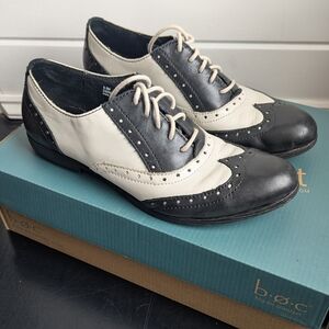 Born Women's Black and White Oxford Flats